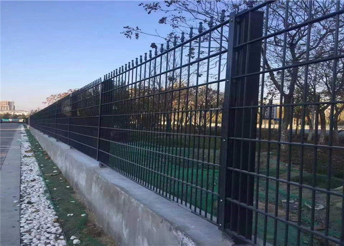 1.2mm Post Thickness Welded Wire Fence 5ft Galvanized Coating 3.5mm Dia